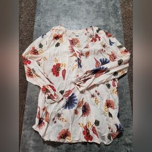 Old Navy flower v-neck